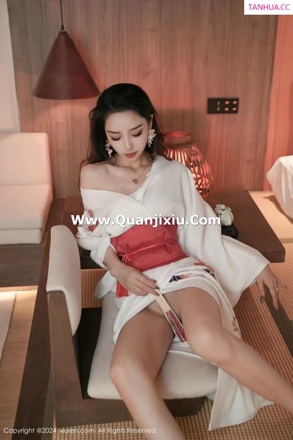   [XiuRen]高清写真图 2024.04.10 No.8367 苏曼兮 美腿性感第18张图片
